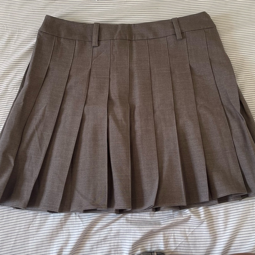 H&M Elegant Gret Pleated Skirt